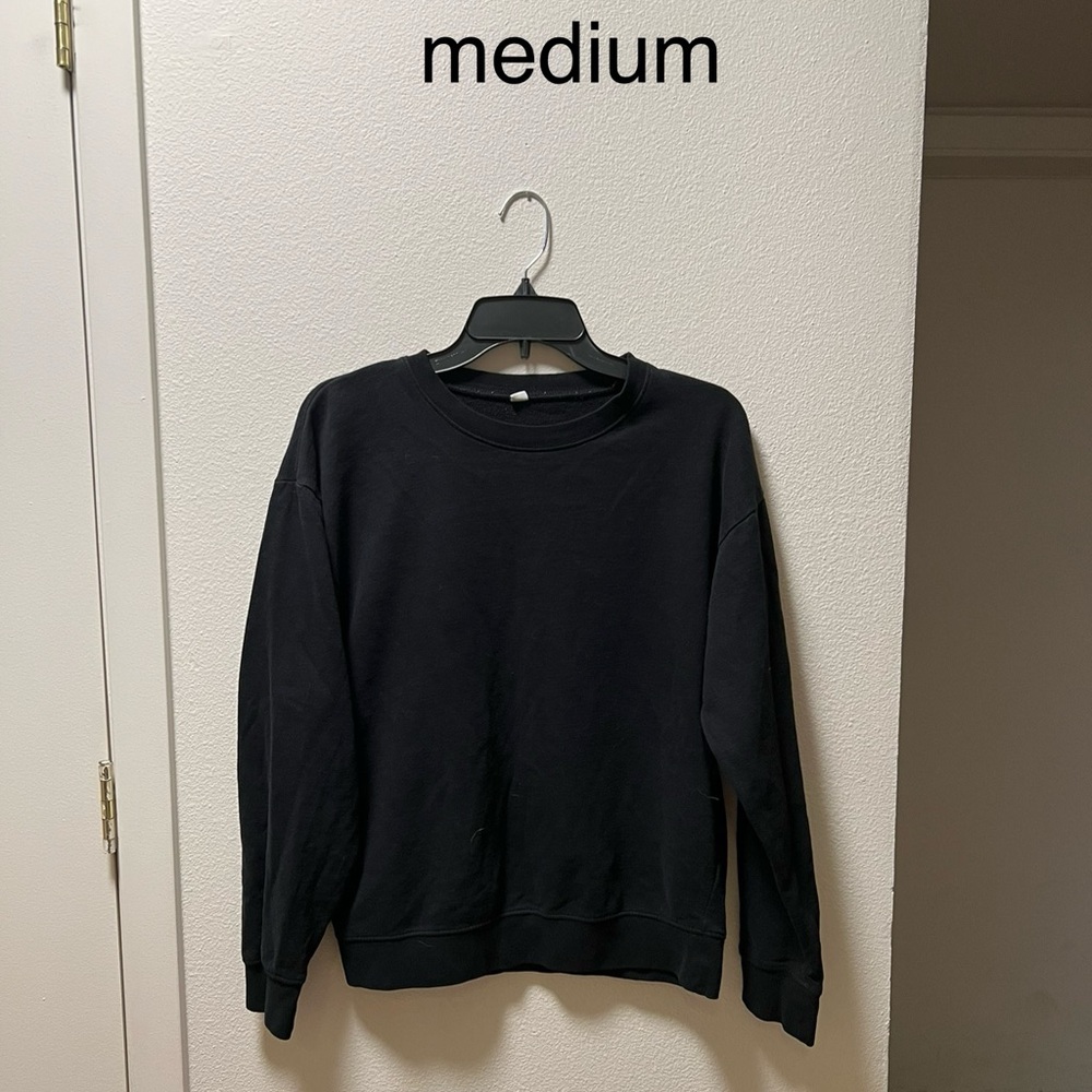 black sweatshirt
